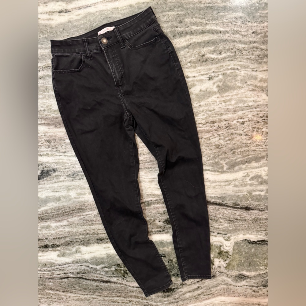 So. Black Jeans “Curvy High-Rise Jegging” W28